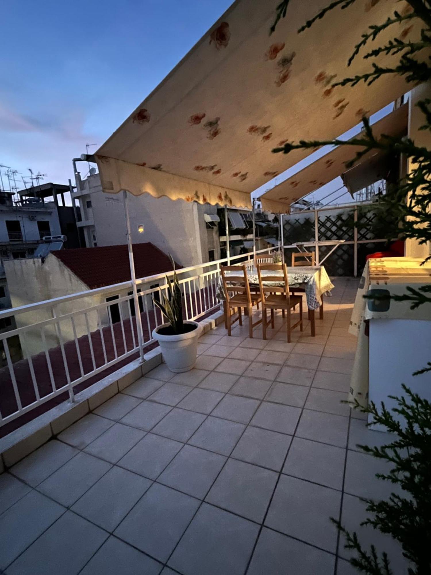 Qqueen House Pireu Exterior foto