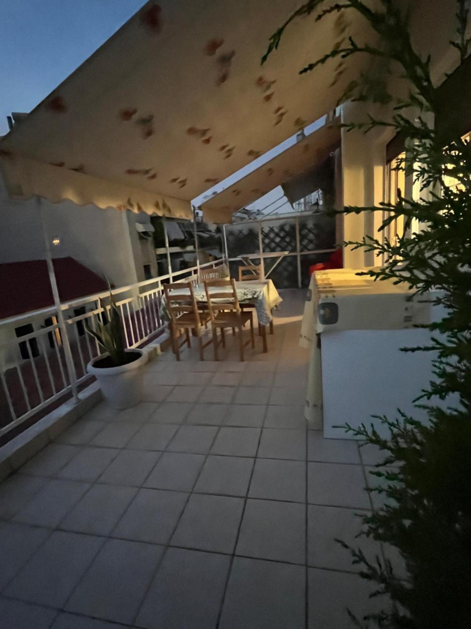 Qqueen House Pireu Exterior foto